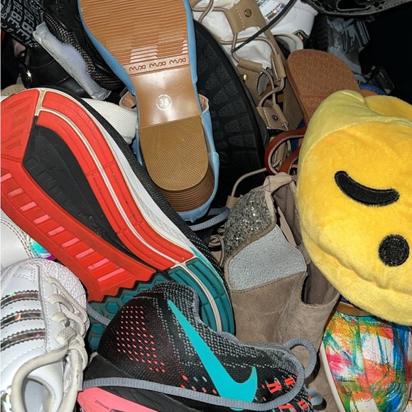 Huge Clothes Lot Bundles - Picture 4 of 17